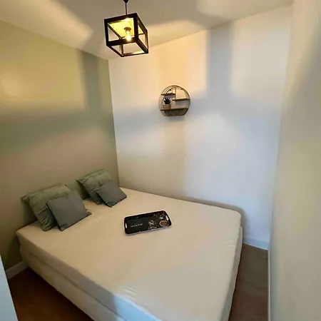 Petit Cocon Toulonnais 公寓